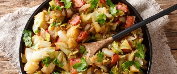 Pirjani kupus sa slaninom