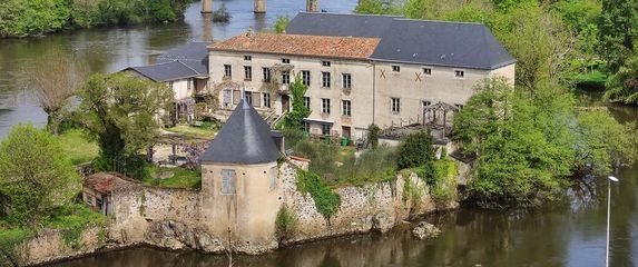 Dvorac u Francuskoj na prodaju - 5