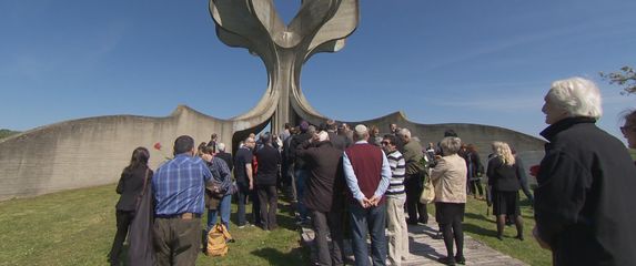 Svađa zbog okruglog stola