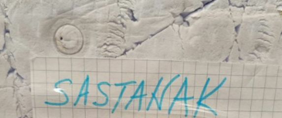 Urnebesna pogreška u obavijesti stanarima