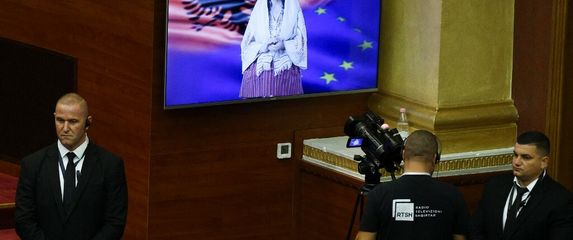 AI ministrica Diella