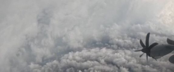 Snimka leta iz središta uragana Melissa.