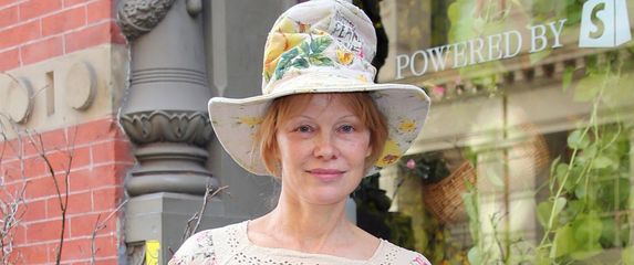 Pamela Anderson u haljini brenda Magnolia Pearl - 4