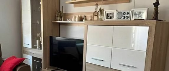 Urnebesan oglas za regal