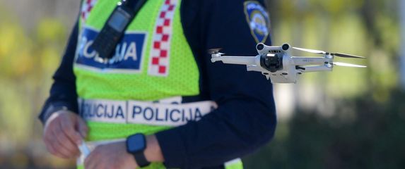 Šibenska policija dronovima nadzire promet - 1