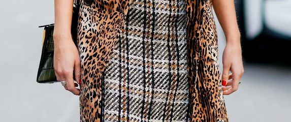 Karirani, prugasti i životinjski uzorak u jednoj kombinaciji