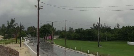 Uragan Dorian udario u Bahame (Screenshot: AFP)