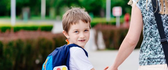 Školski pribor i torba osnovne su potrepštine svakog školarca