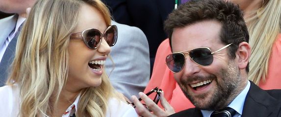 Bradley Cooper i Suki Waterhouse (Foto: Profimedia)