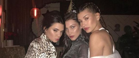 Kendall Jenner, Hadid, Hailey Bieber (Foto: Instagram)