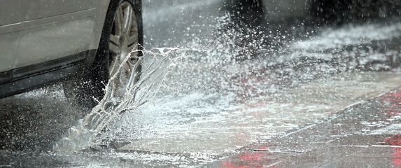 Kiše donose sa sobom i lokve (Sanjin Strukic/PIXSELL)