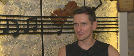 In Magazin: S.A.R.S. - 6