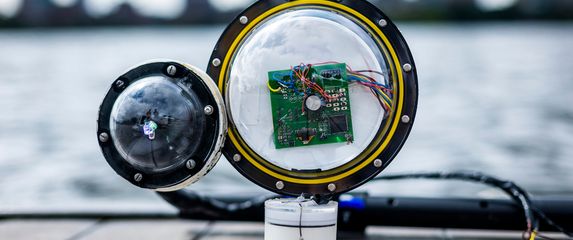 MIT-jeva podvodna kamera bez baterije