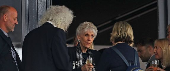 Anita Dobson - 7