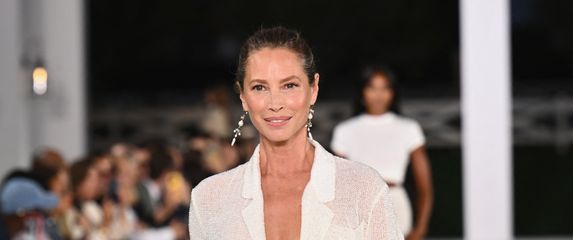 Christy Turlington prošetala modnom pistom na Tjednu mode u New Yorku