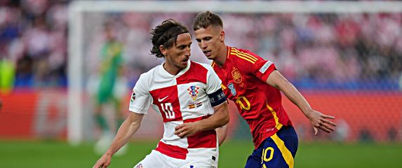 Luka Modrić i Dani Olmo