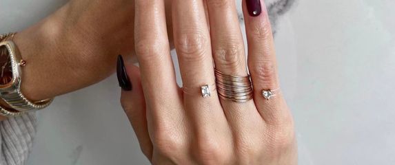 Nokti boje patlidžana