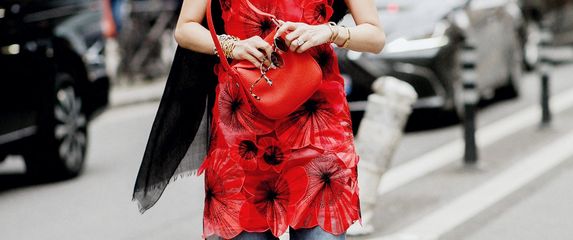 Spoj haljine i hlača u street style izdanju s Tjedna mode