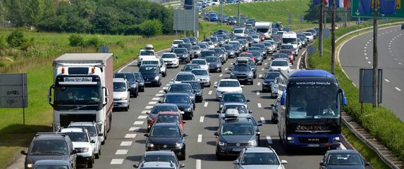 Naplatne postaje Lučko