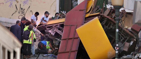 Žičara iskočila iz tračnica u Lisabonu