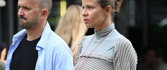 Ulična moda šik trudnica sa zagrebačke špice 2025. - 1