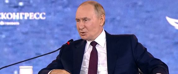 Vladimir Putin na forumu u Vladivostoku