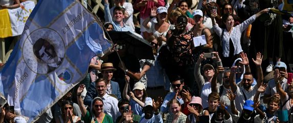 Vatikan na dan proglašenja prvog sveca milenijalca