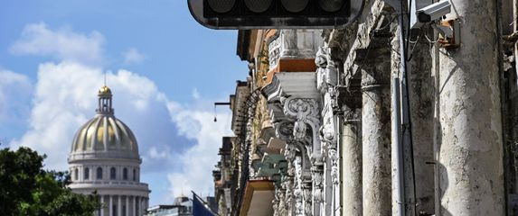 Ugašeni semafor na Kubi