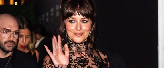 Dakota Johnson - 4