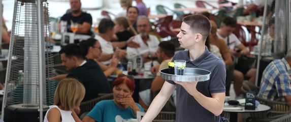 Turisti u Zadru, ilustracija