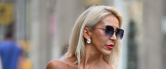 Ulična moda Zagreb bluze s volanima - 3