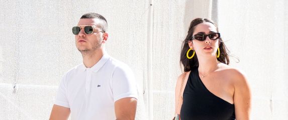 Ulična moda mladi par s djetetom iz Šibenika - 2