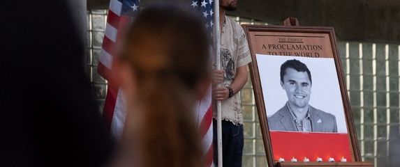 Okupljanje nakon smrti Charlieja Kirka