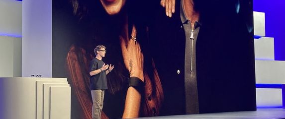 Mark Zuckerberg predstavlja pametne naočale