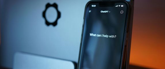 Uređaj s otvorenim ChatGPT-jem