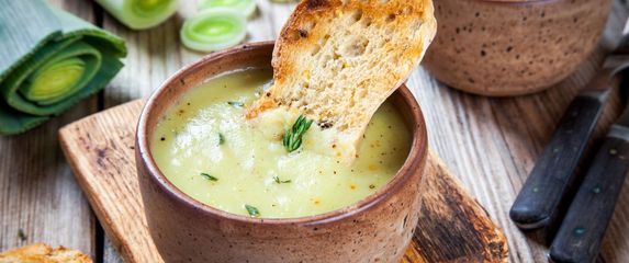 Juha od tikvica, krumpira i sira