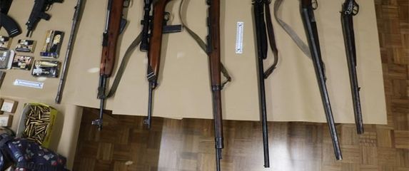 Pronađena veća količina duhana, oružja i streljiva