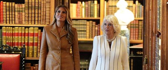 Kraljica Camilla i Melania Trump u Royal Library - 1