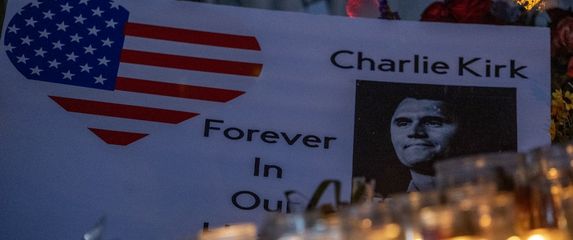 Trumpova galaksija okuplja se u Arizoni na ispraćaju Charlieja Kirka - 2