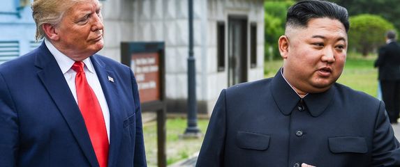 Donald Trump i Kim Jong Un za vrijeme susreta na granici Sjeverne i Južne Koreje