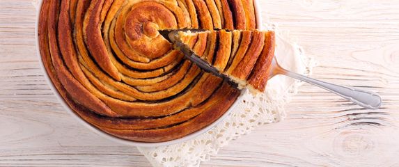 Cimet-rolice kao torta