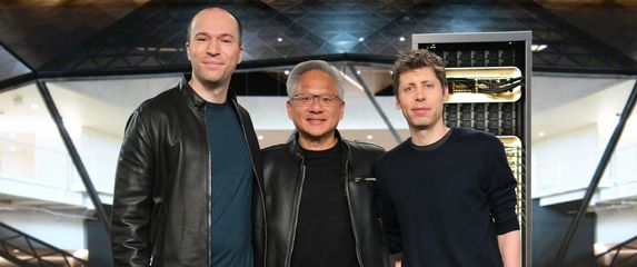 OpenAI predsjednik Greg Brockman, NVIDIA CEO Jensen Huang i OpenAI CEO Sam Altman
