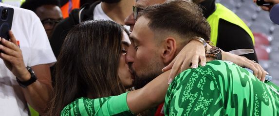 Alessia Elefante i Gianluigi Donnarumma - 1