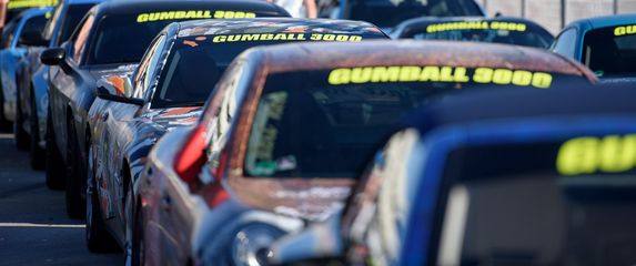 Sudionici utrke Gumball 3000, ilustracija