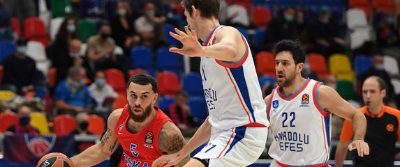 Mike James, Tibor Pleiss i Vasilije Micić