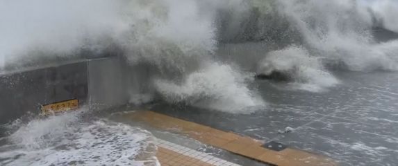 Supertajfun hara Azijom - 3