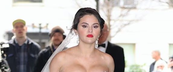 Selena Gomez - 1