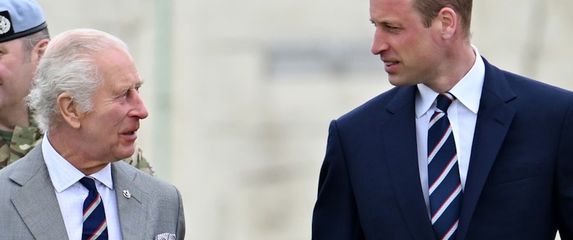 Princ William i kralj Charles - 3