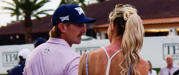 Jake Knapp, Mekena White