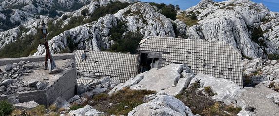 Bivša vojna baza Panos na Velebitu - 1